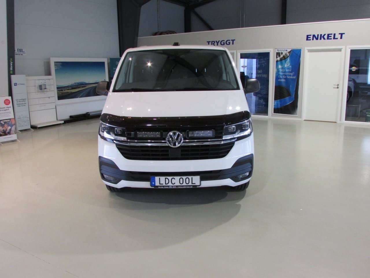Volkswagen Transporter 2023, photo 2/10