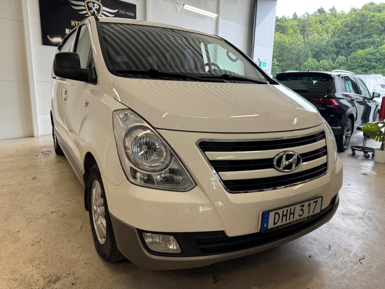 Hyundai H-1