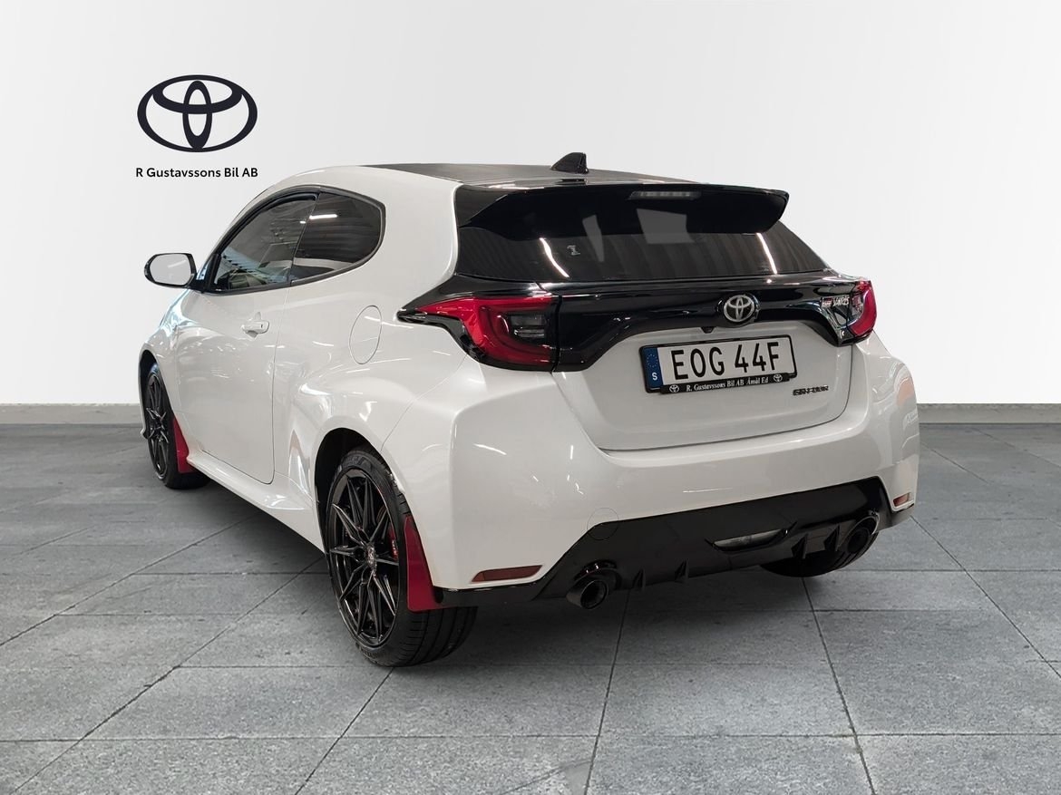 Toyota Yaris AWD Circuit Pack Kolfiber 2022, bild 4/10