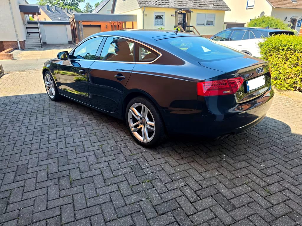 Audi A5 2010, bild 2/5