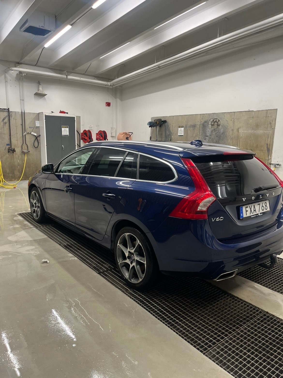 Volvo V60 D4 AWD Geartronic 2015, bild 2/7