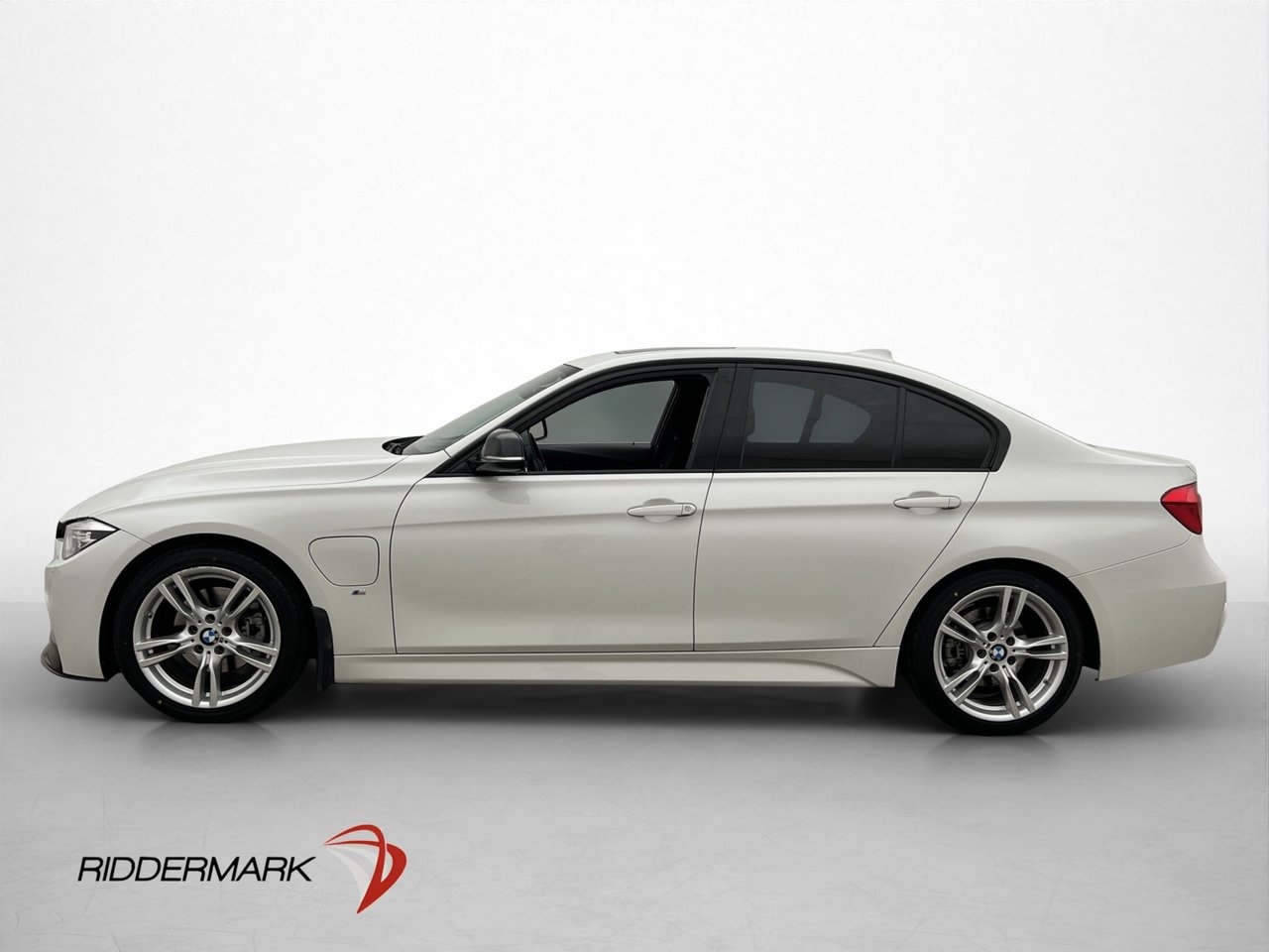 BMW 330 2017, bild 5/31