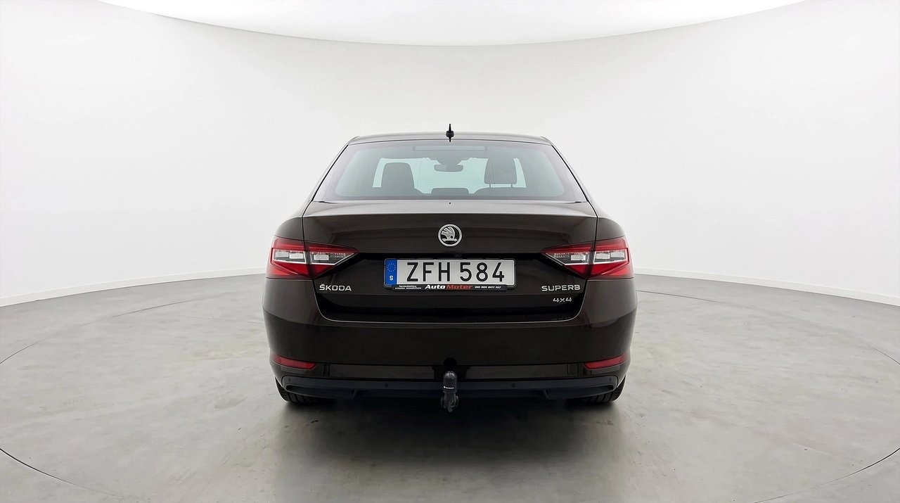 Skoda Superb 2018, bild 5/25
