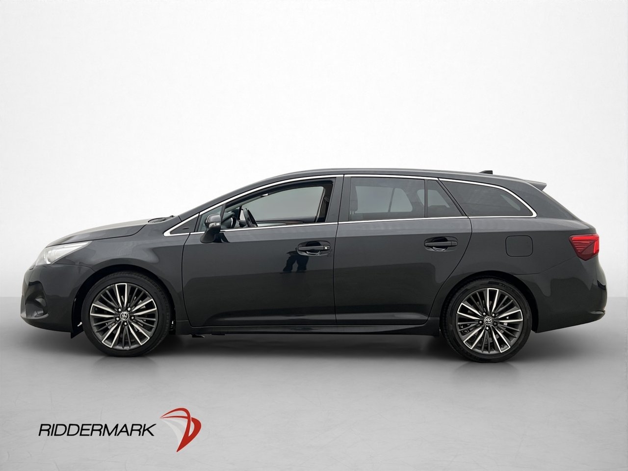 Toyota Avensis 2017, bild 5/28