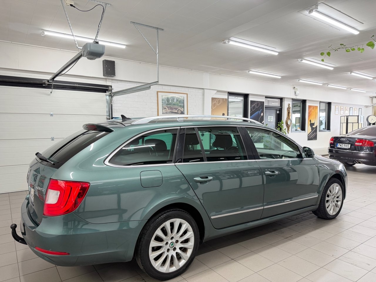 Skoda Superb Kombi 2.0 TDI 4x4 Elegance 2012, kuva 7/29