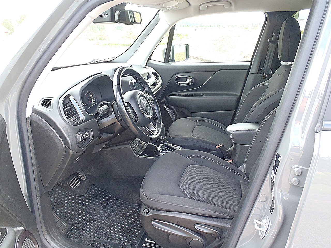 Jeep Renegade 4xe 4WD Limited 190hk 2020, bild 5/11