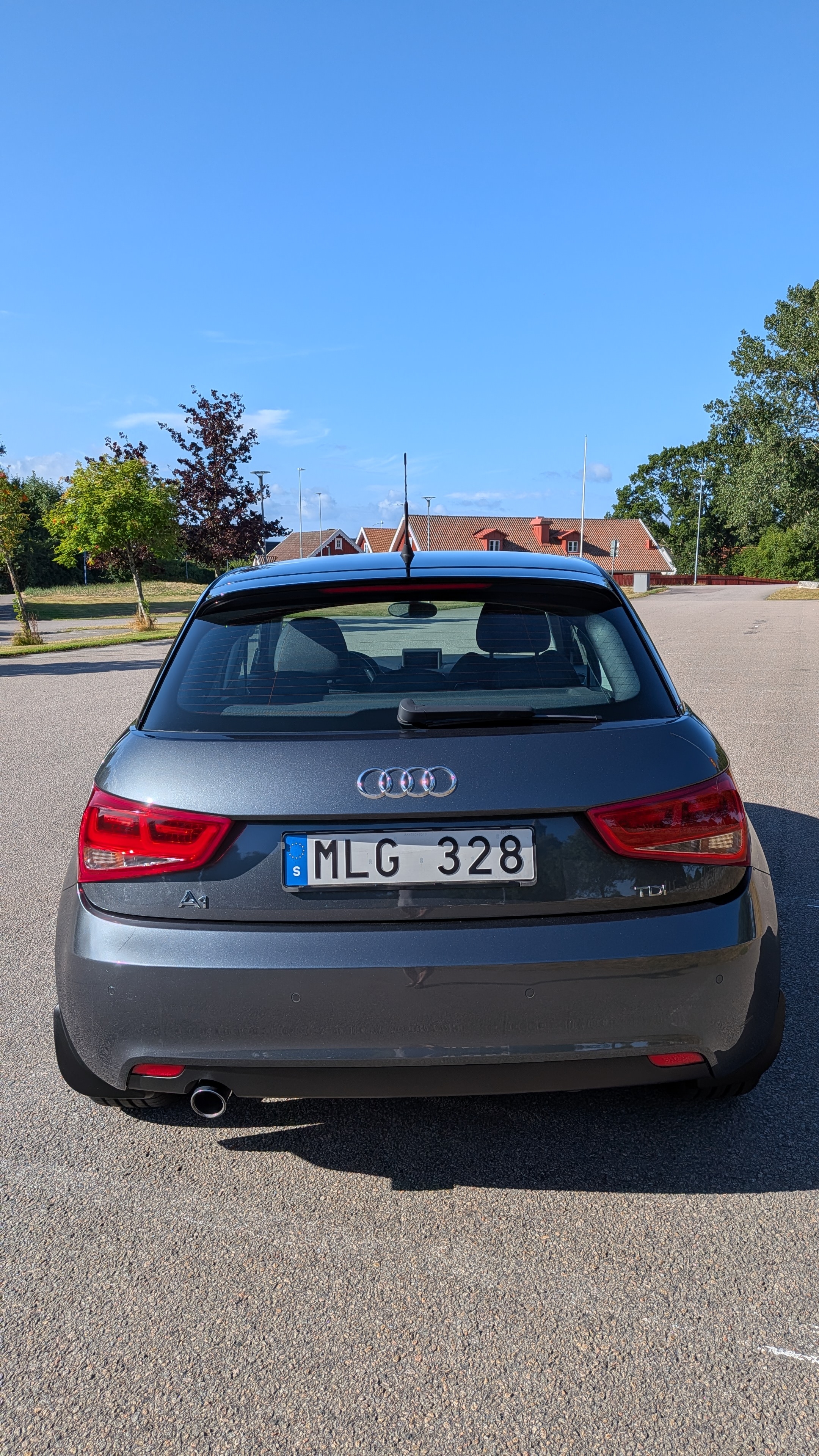 Audi A1 Sportback 1.6 TDI S Tronic 2014, bild 4/9