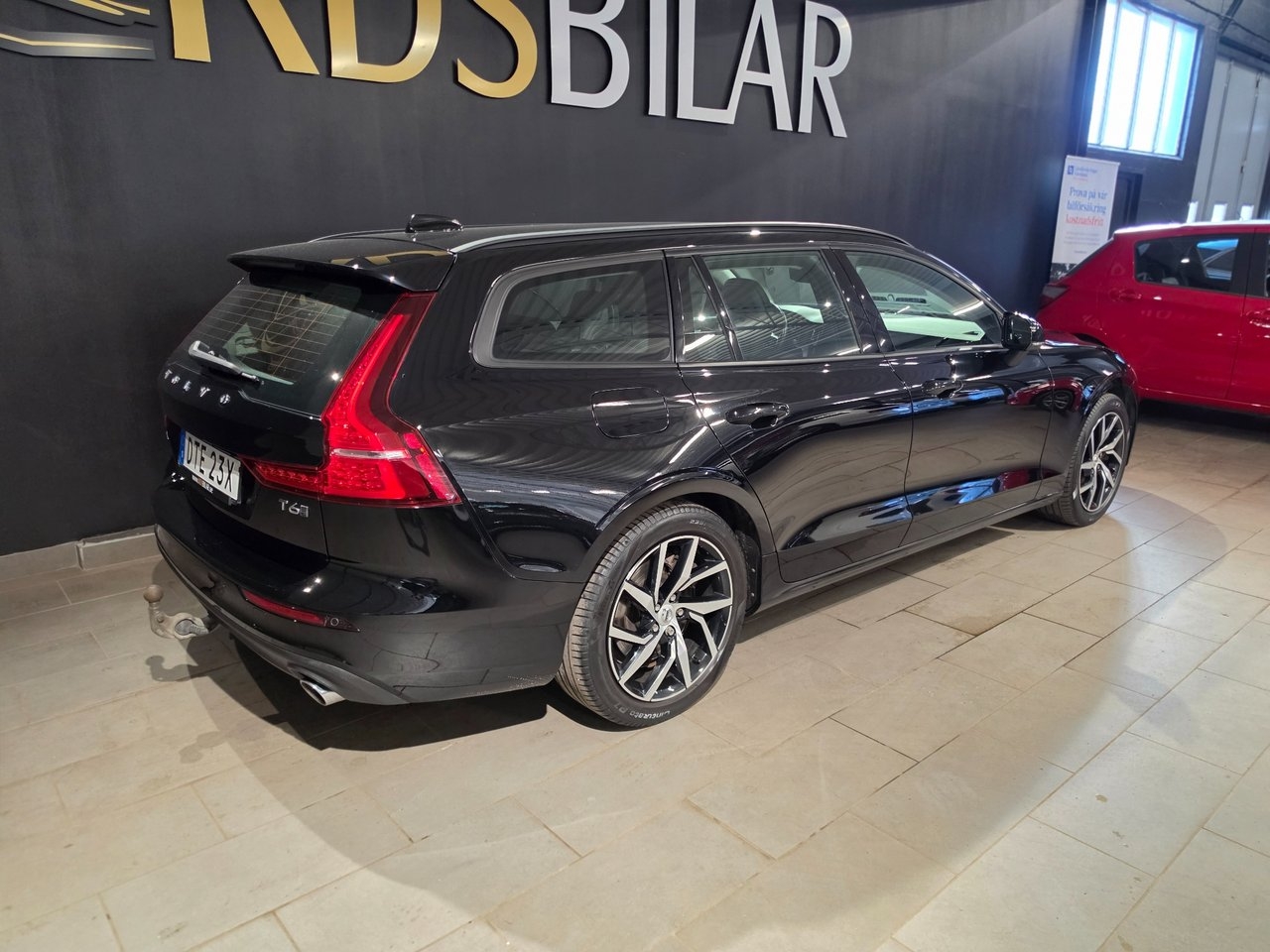 Volvo V60 2020, kuva 4/10