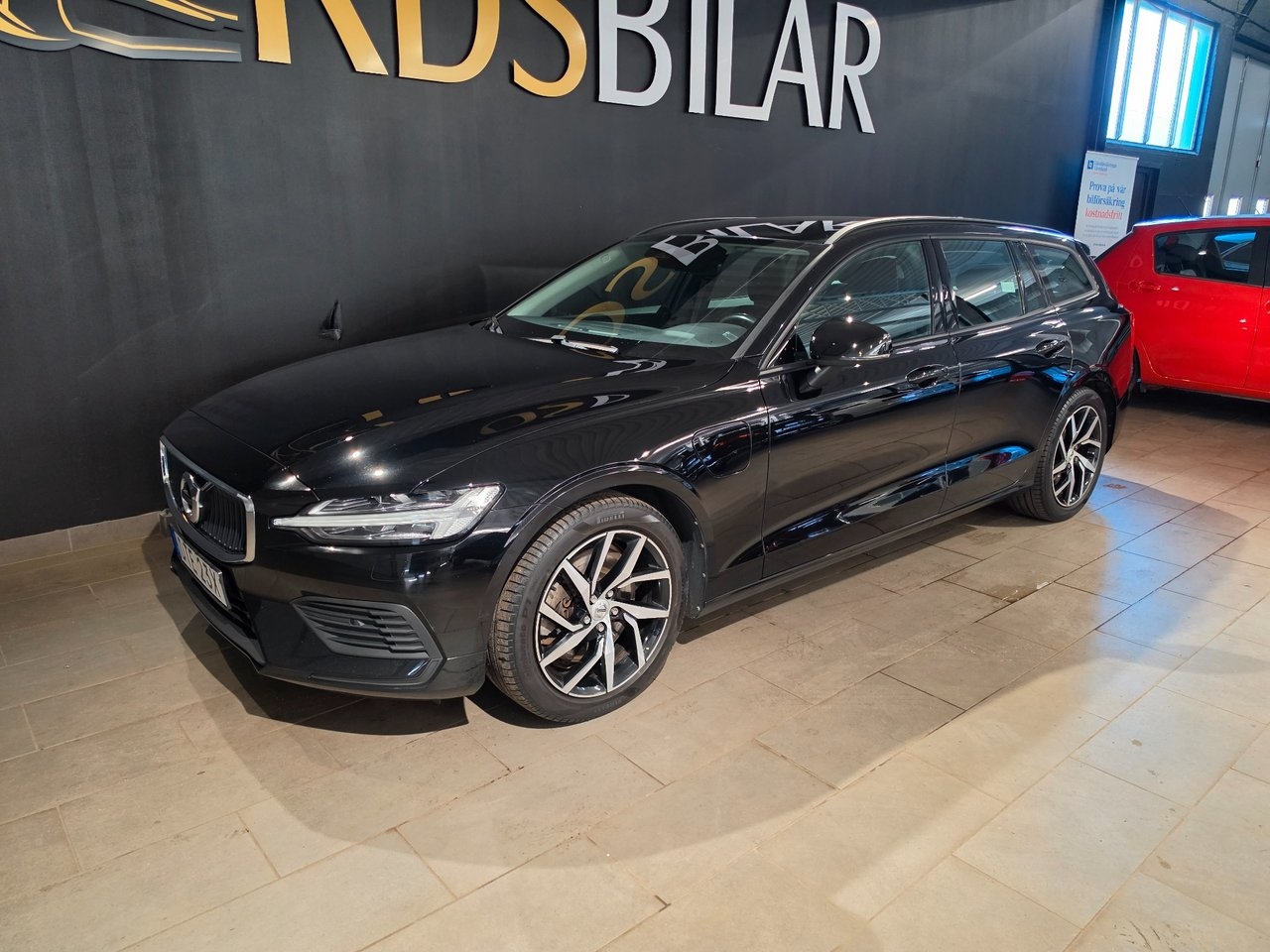 Volvo V60 2020, kuva 2/10