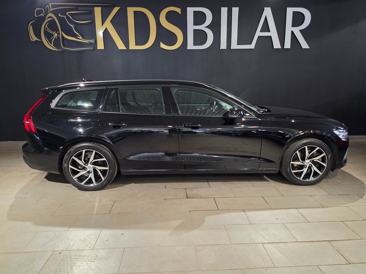 Volvo V60 2020, kuva 3/10