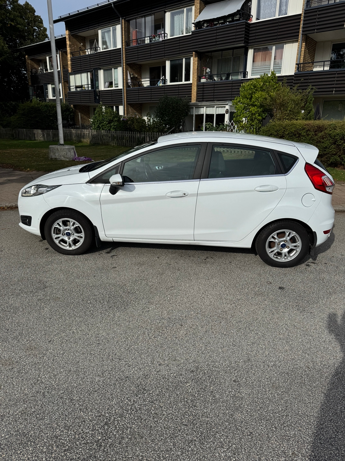 Ford Fiesta 5-dörrar 1.5 TDCi Manuell 2016, bild 2/7