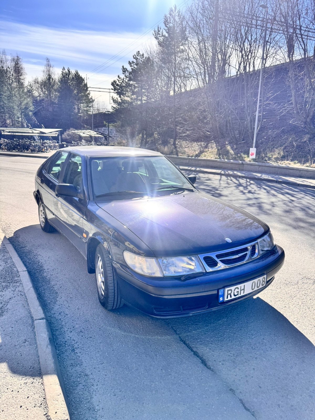 Saab 9-3 5-dörrar 2.0 Manuell 2000, bild 2/4