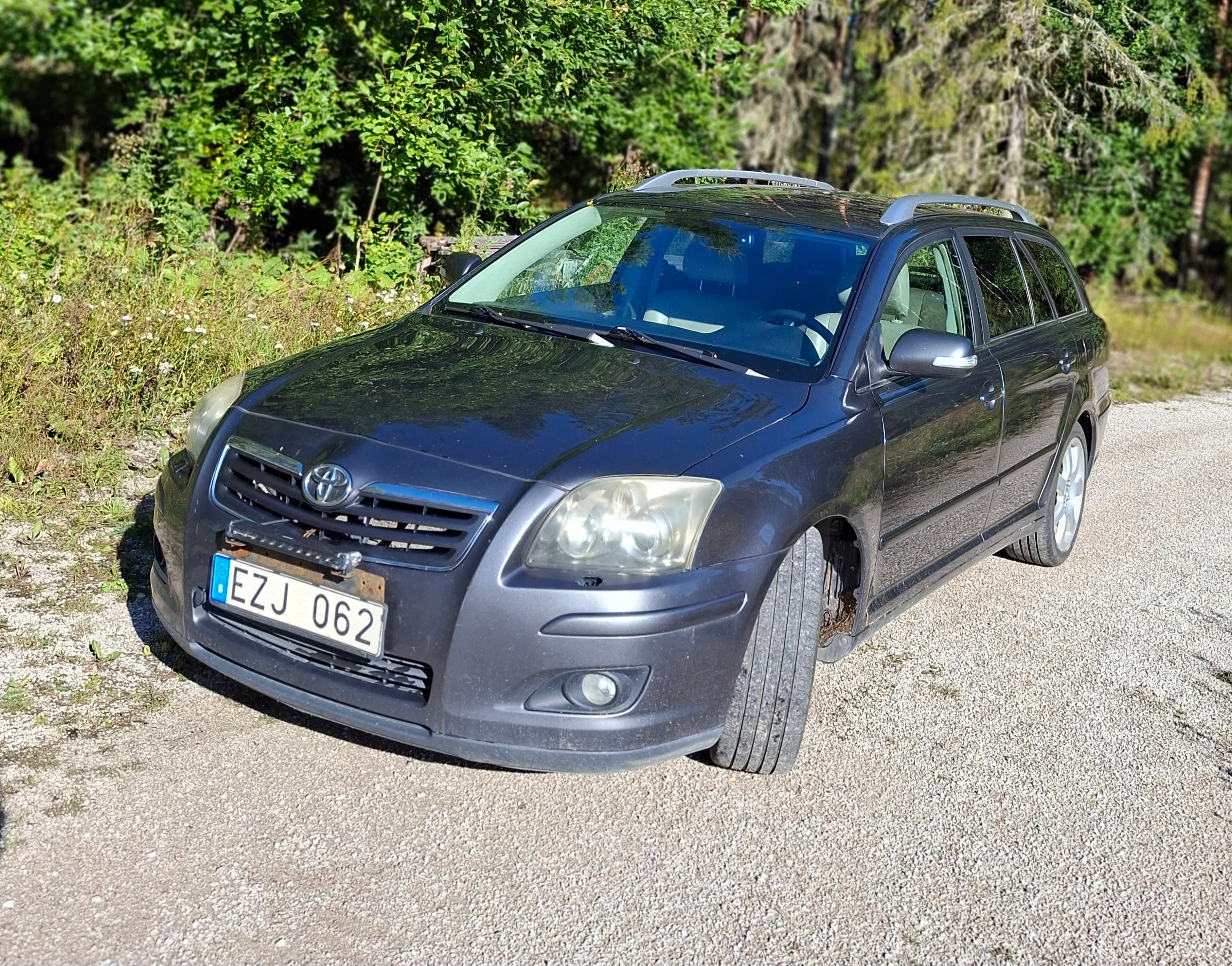 Toyota Avensis Kombi 2.0 D-4D Manuell 2008, bild 2/7