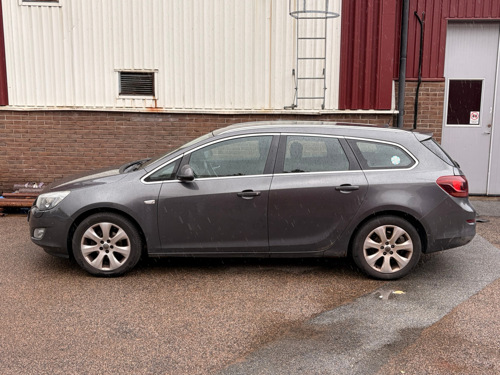 Opel Astra Sports Tourer 1.6 Manuell 2011, bild 3/7