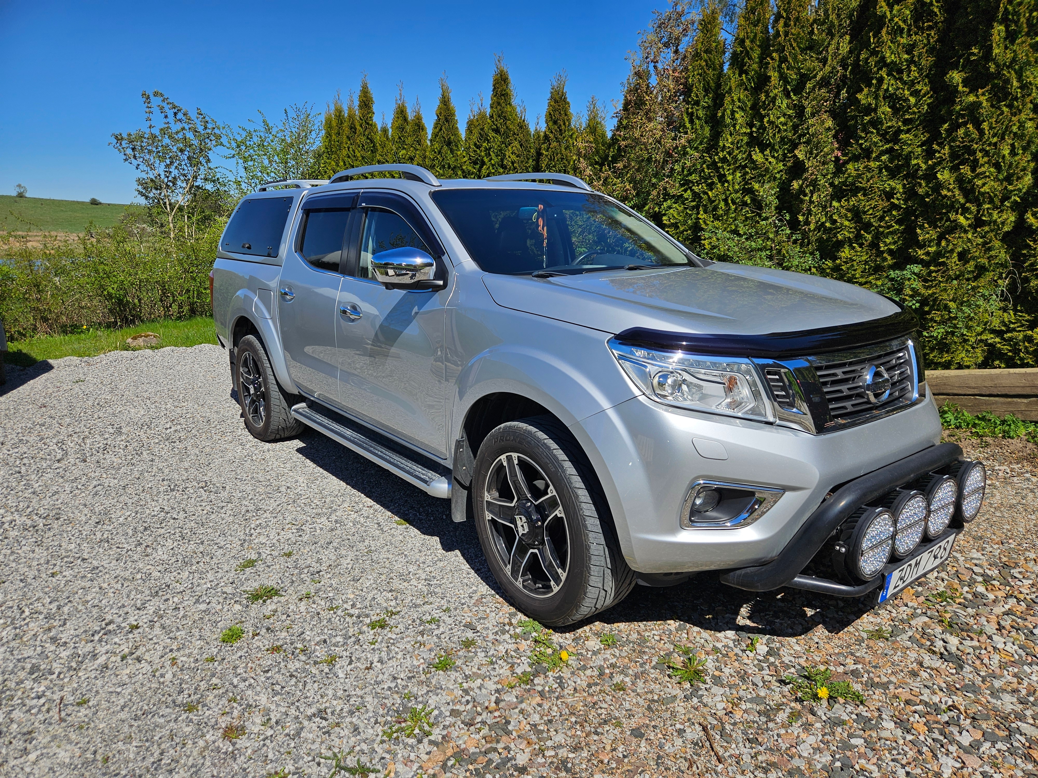 Nissan Navara 2018, bild 2/11