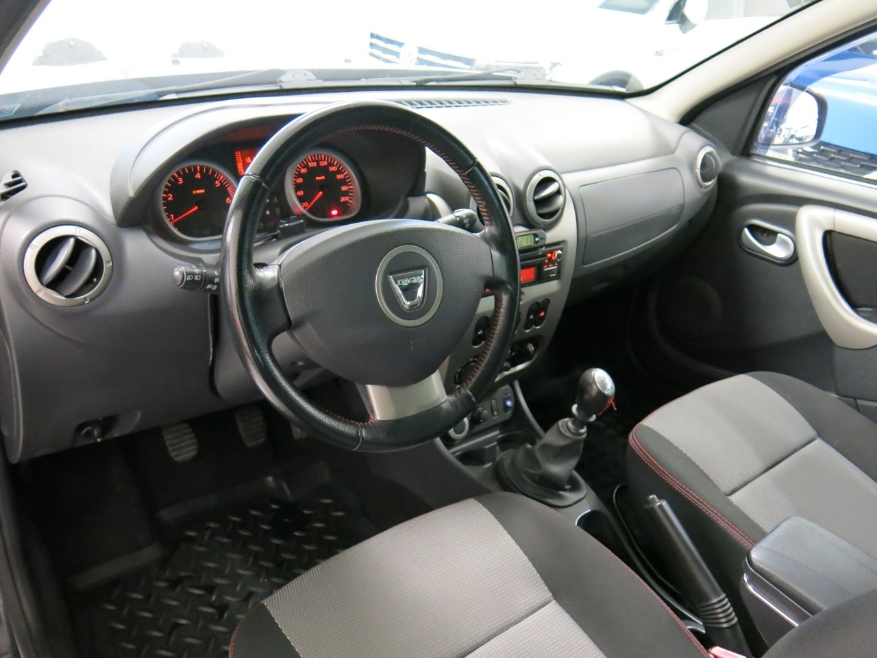 Dacia Duster 2013, kuva 7/22