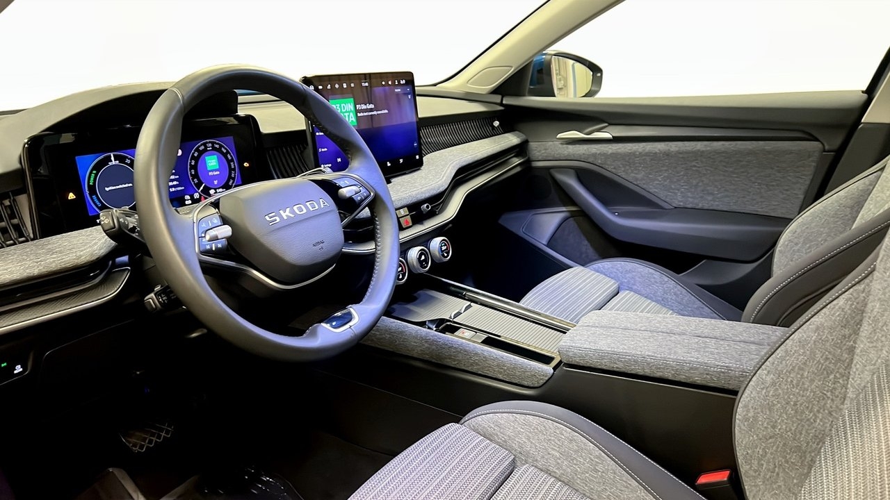 Skoda Superb Combi Selection iV DSG Drag 2025, bild 7/22