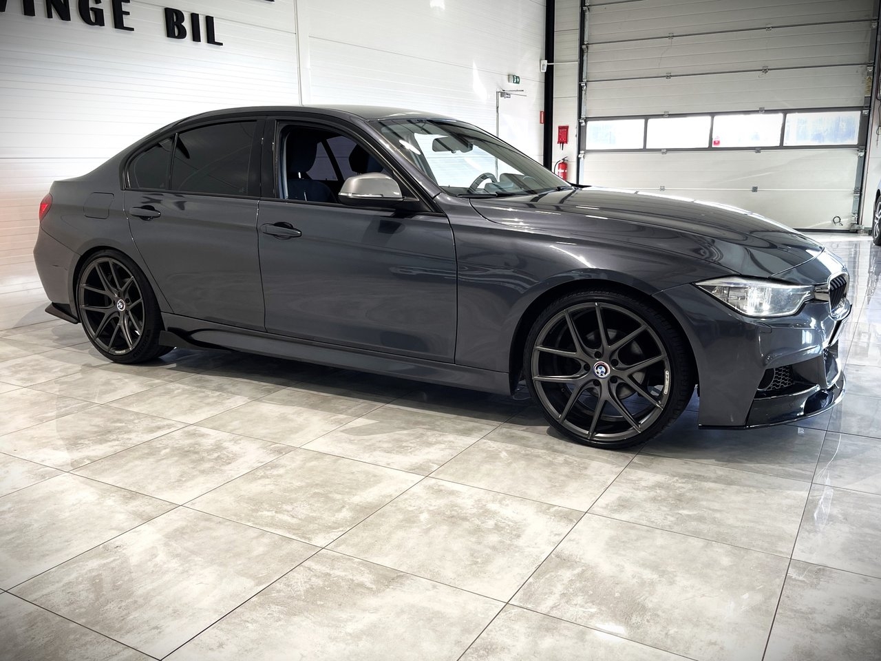 BMW 318 d Sedan Sport Line (M-Sport) 2012, kuva 2/10