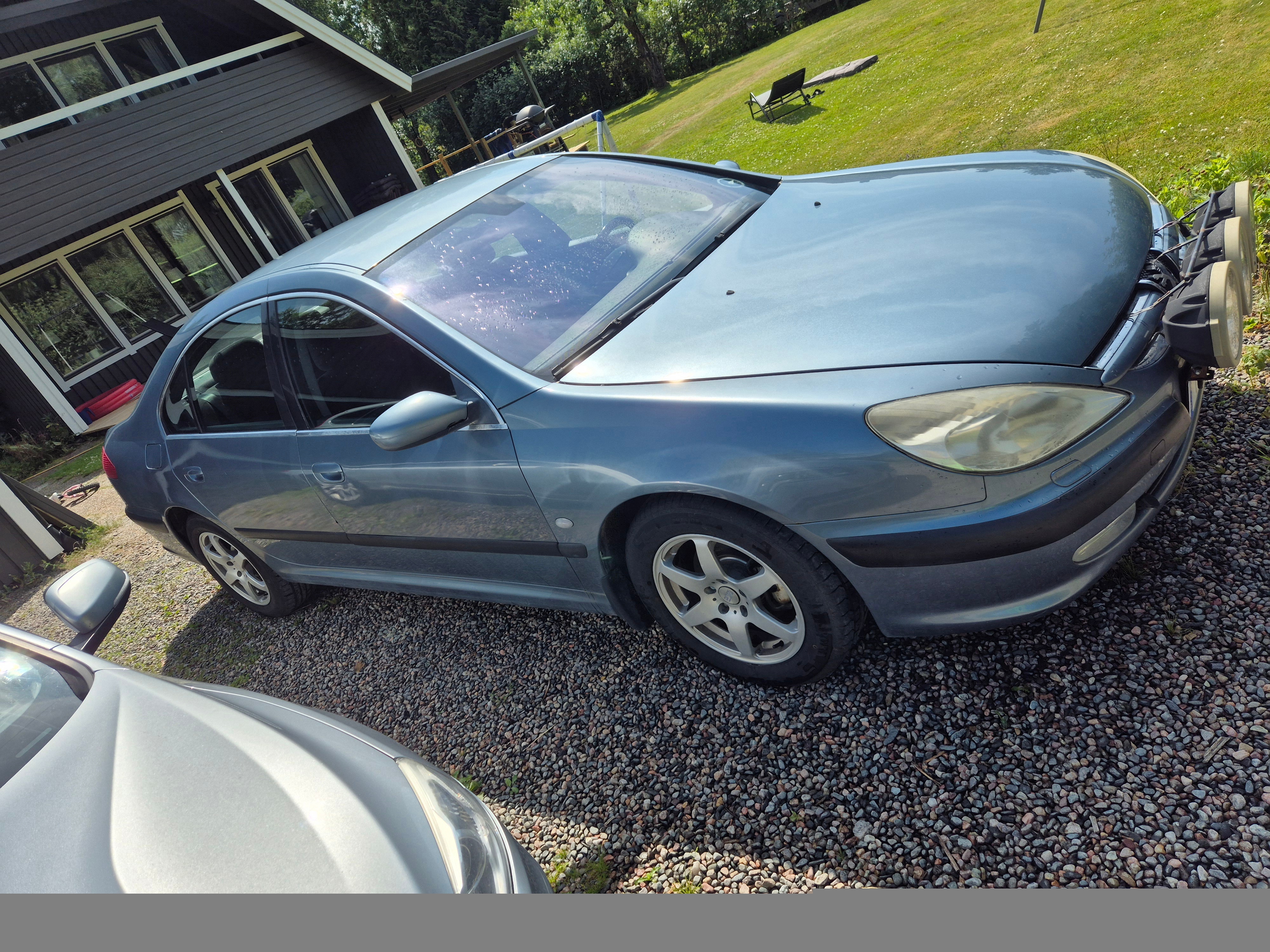 Peugeot 607