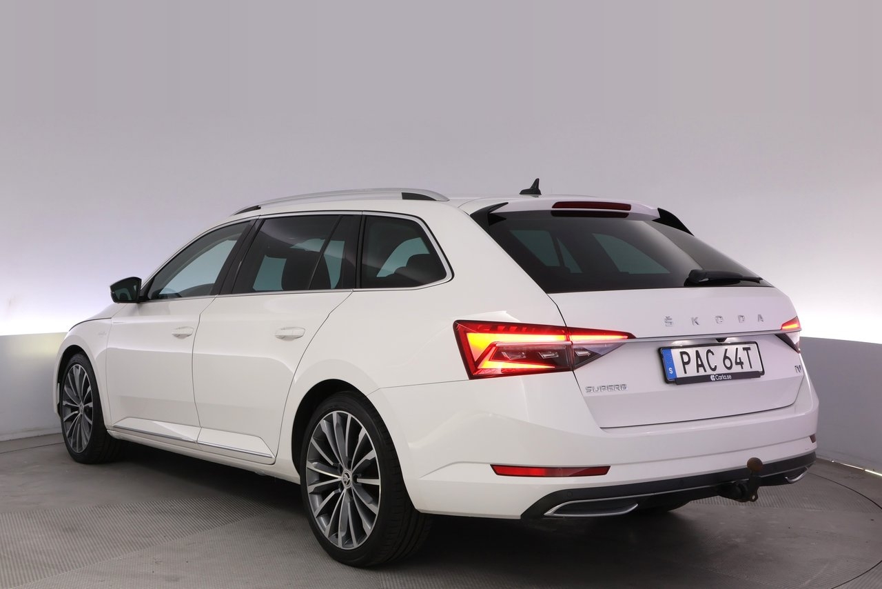 Skoda Superb 2020, photo 4/10