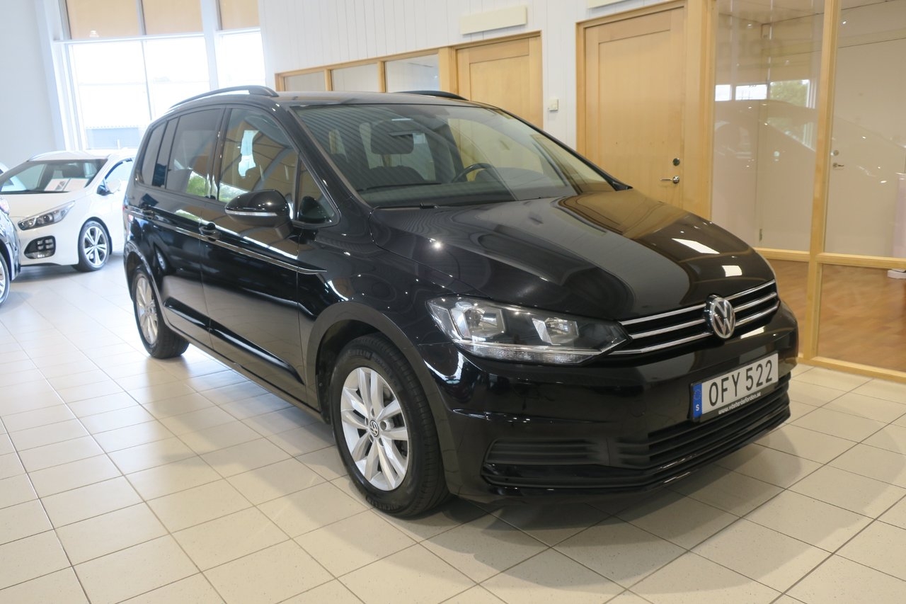 Volkswagen Touran 2017, bild 2/10