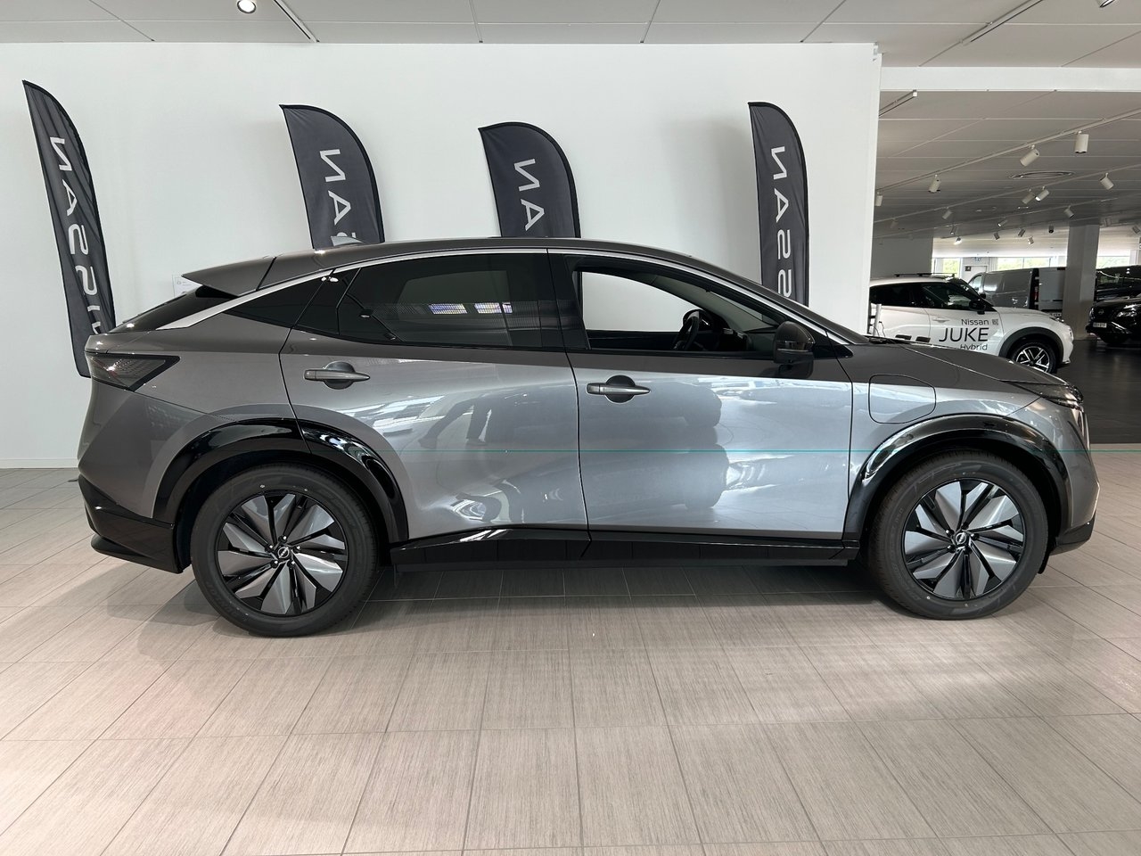 Nissan Ariya 2025, bild 2/10