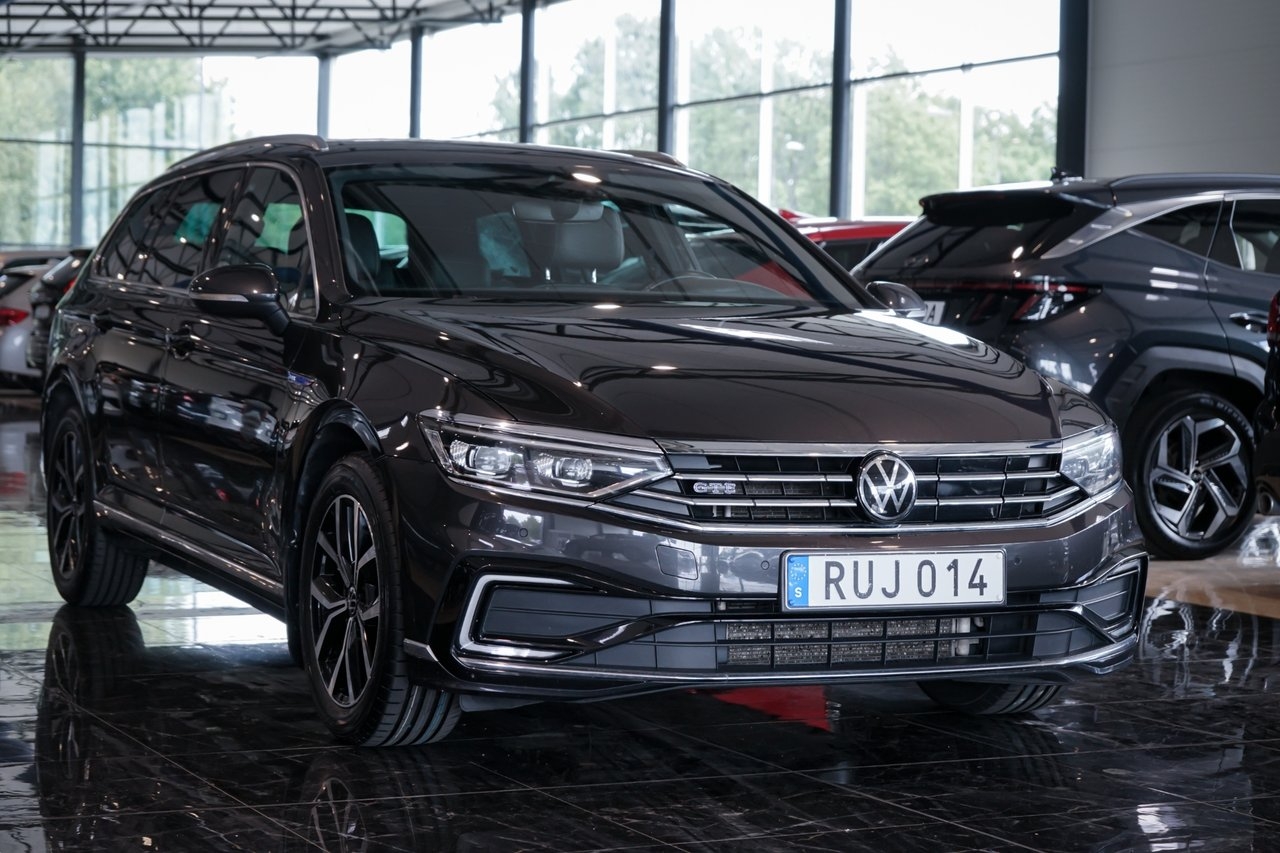 Volkswagen Passat 2023, bild 2/10