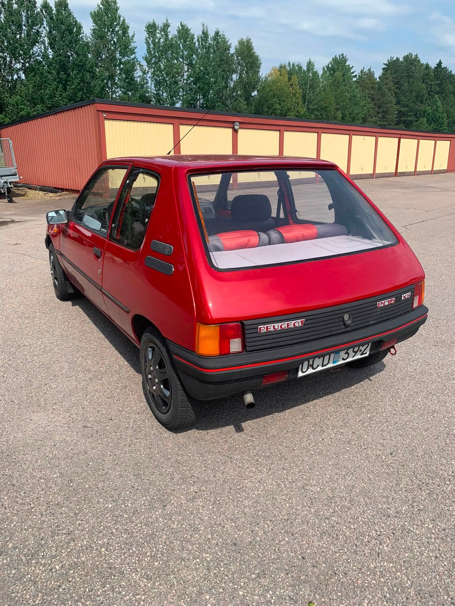 Peugeot 205