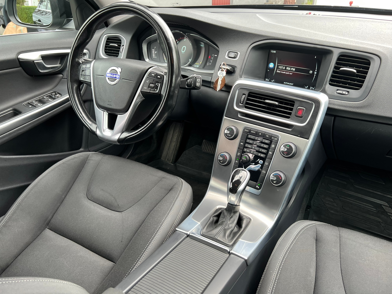 Volvo V60 D4 AWD Geartronic 2014, photo 2/10