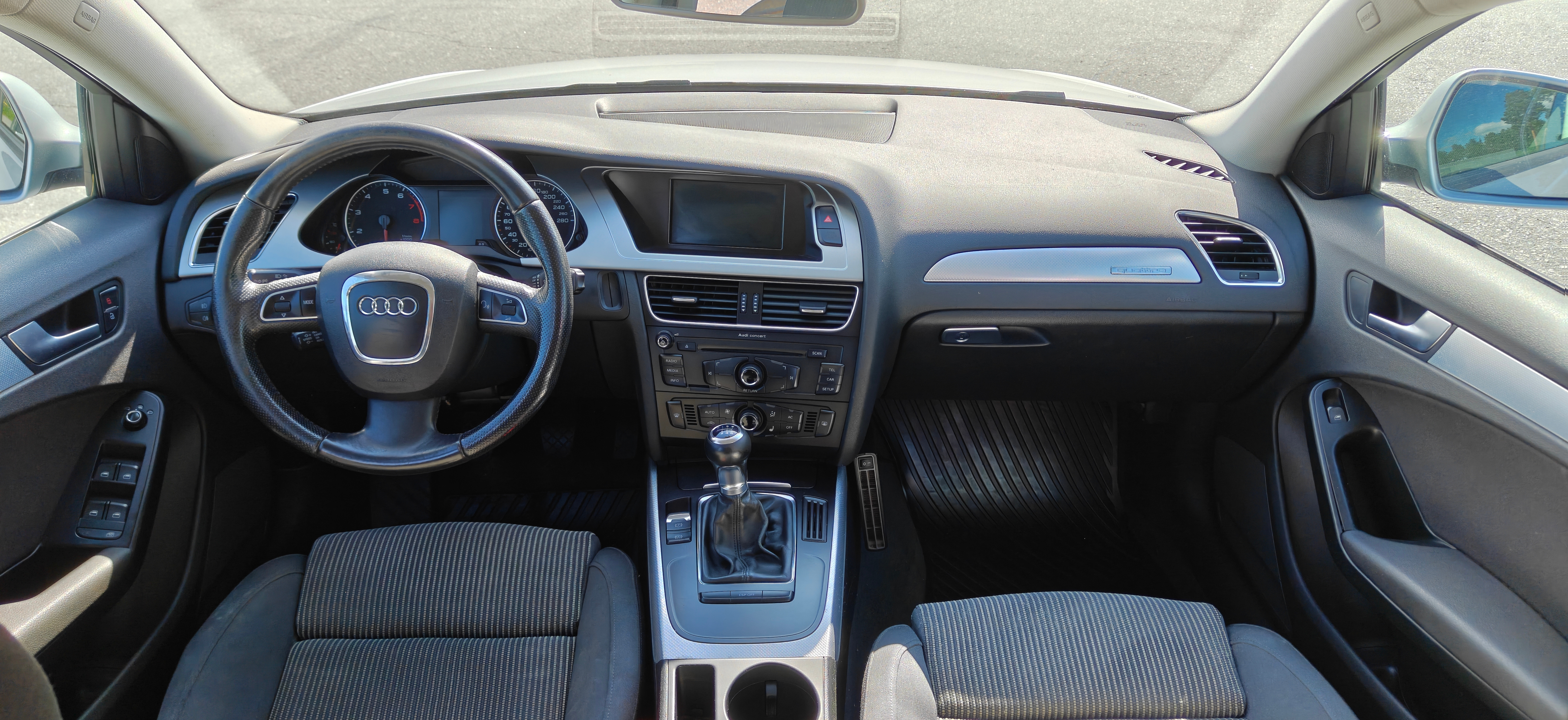 Audi A4 Avant 2.0 TFSI quattro Manuell 2009, bild 6/9