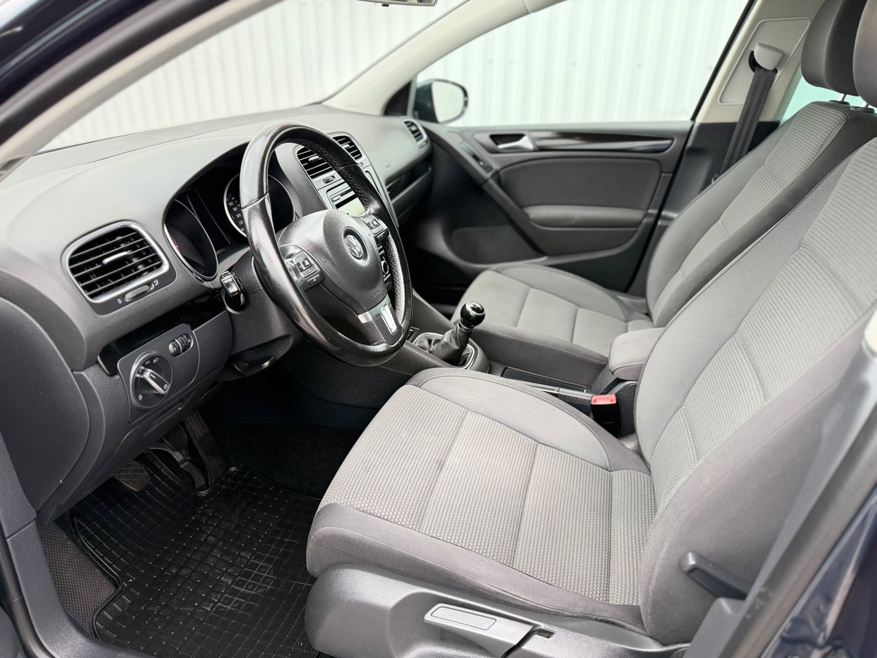 Volkswagen Golf 2011, kuva 5/10