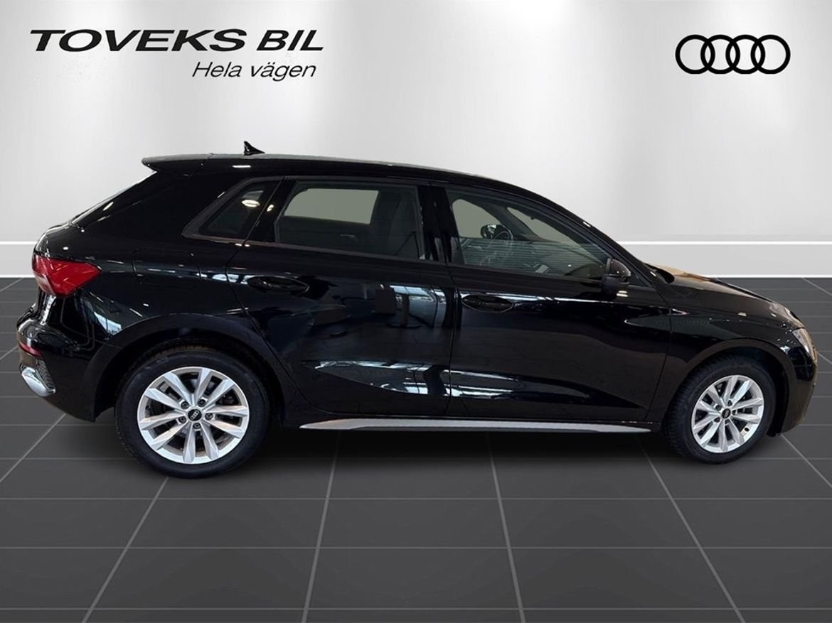 Audi A3 35 TFSI PROLINE 150 HK 6-VÄXLAD 2023, bild 4/11