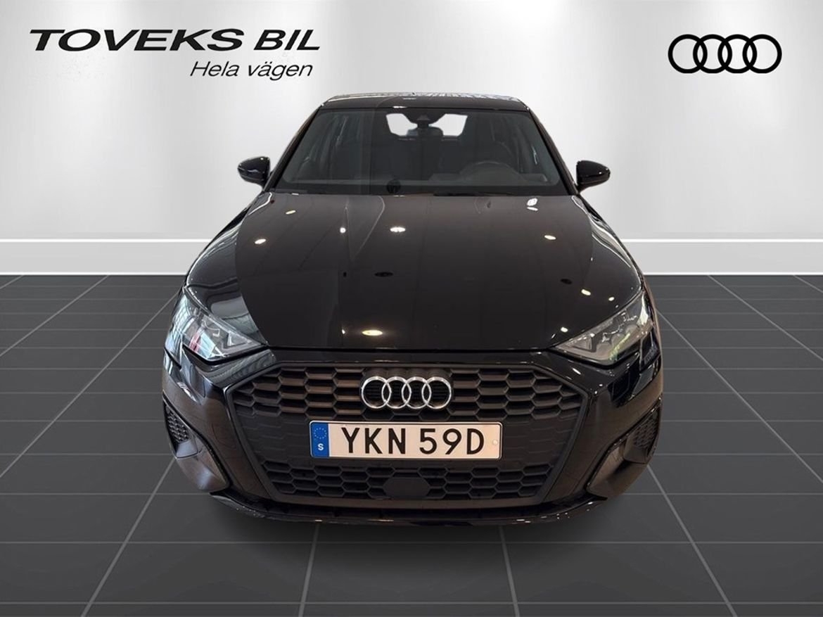 Audi A3 35 TFSI PROLINE 150 HK 6-VÄXLAD 2023, bild 2/11