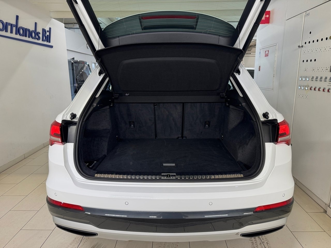 Audi Q3 35 TFSI ADVANCED 150 HK S TRONIC 2024, bild 6/6