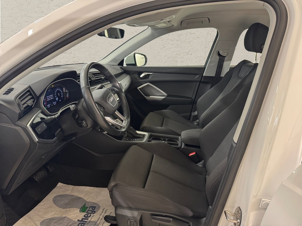 Audi Q3 35 TFSI ADVANCED 150 HK S TRONIC 2024, bild 3/6