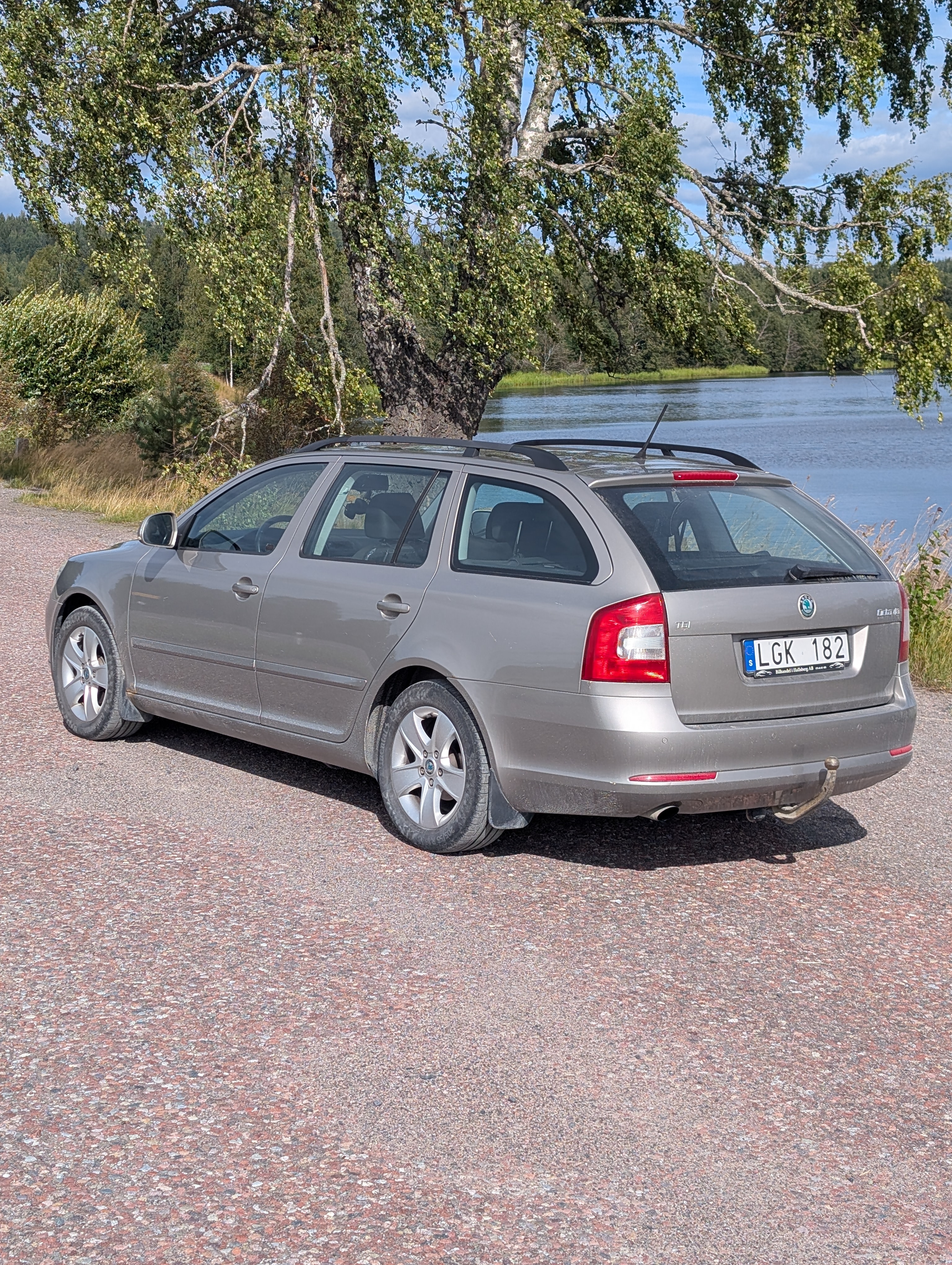 Skoda Octavia Kombi 1.6 TDI Manuell 2011, bild 4/8