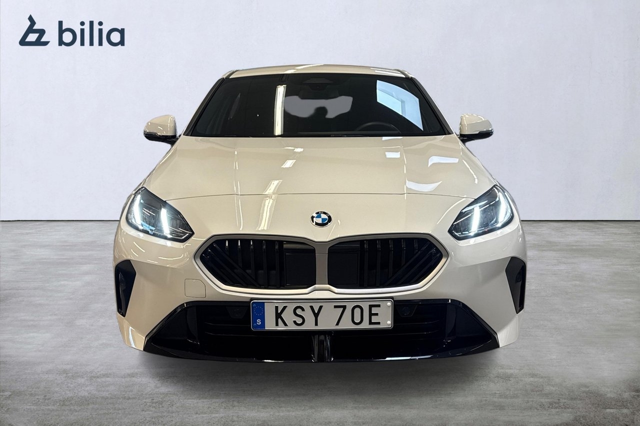 BMW 120 2026, bild 5/10