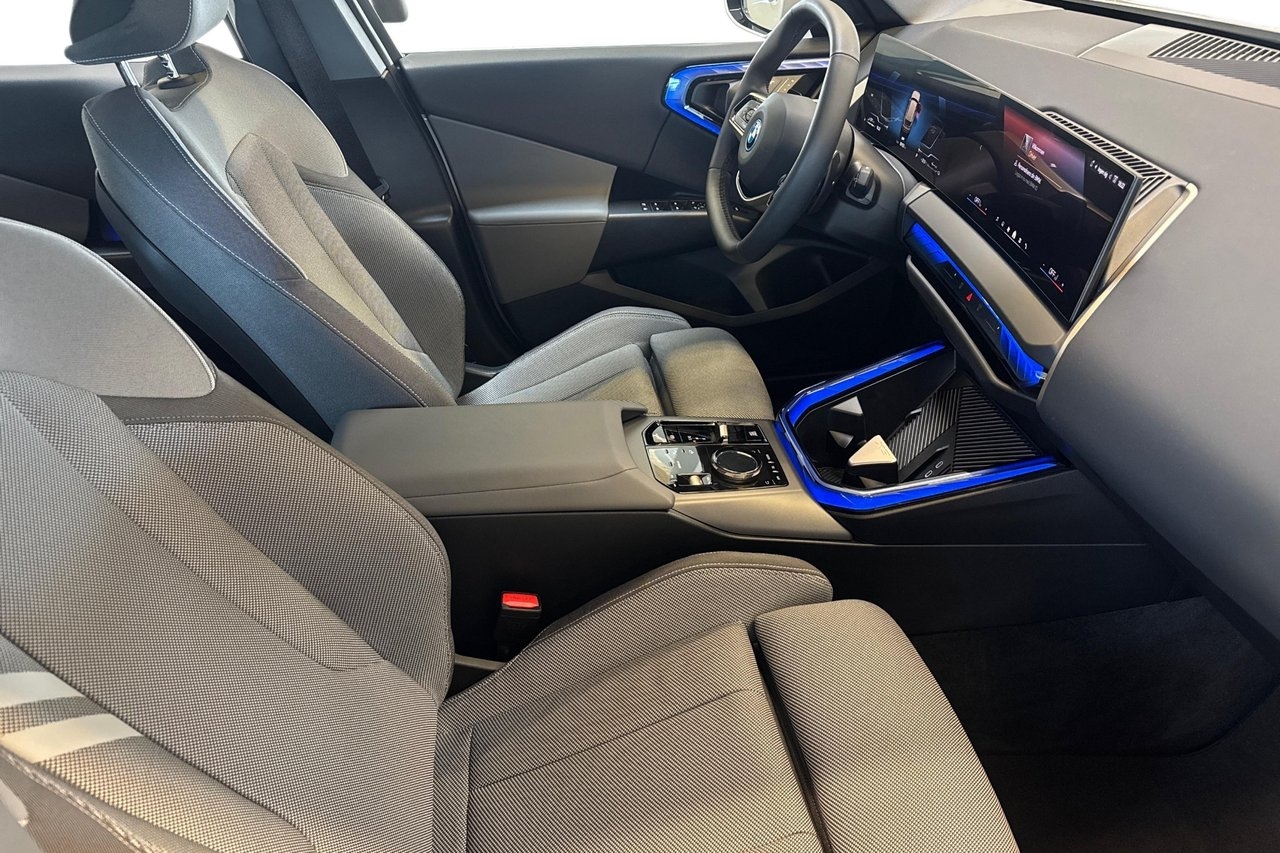 BMW X3 30e xDrive 2025, photo 6/20
