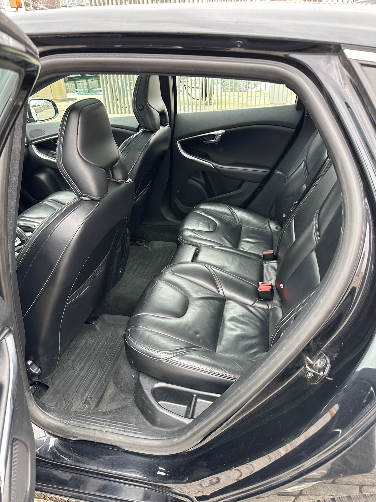 Volvo V40 T3 R-Design 2013, bild 4/7