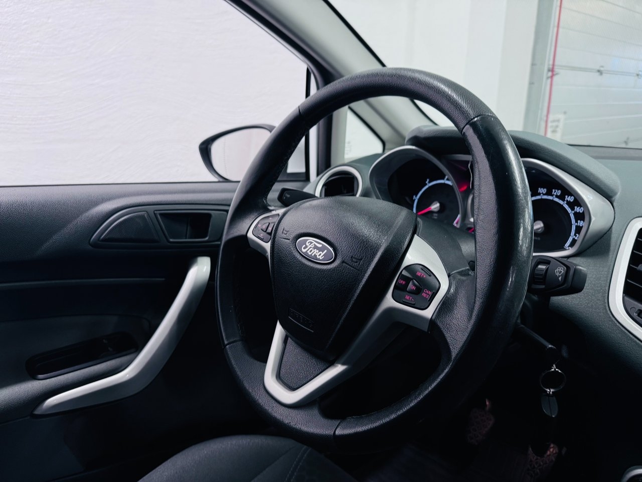 Ford Fiesta 2011, bild 4/10