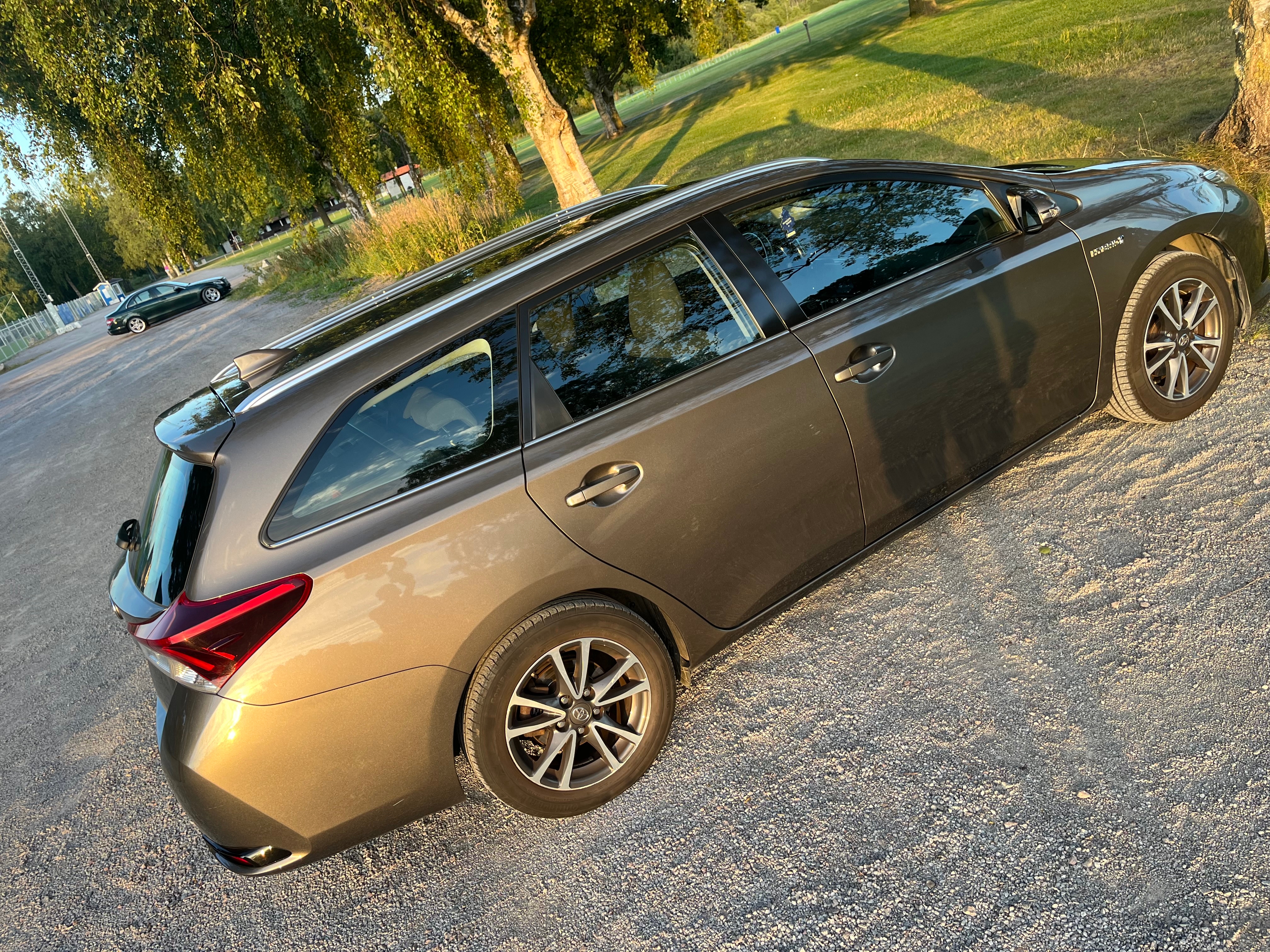 Toyota Auris Touring Sports Hybrid e-CVT 2018, bild 4/6