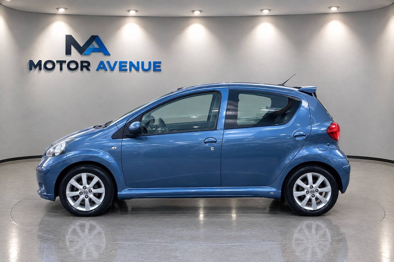 Toyota Aygo 2009, bild 2/15