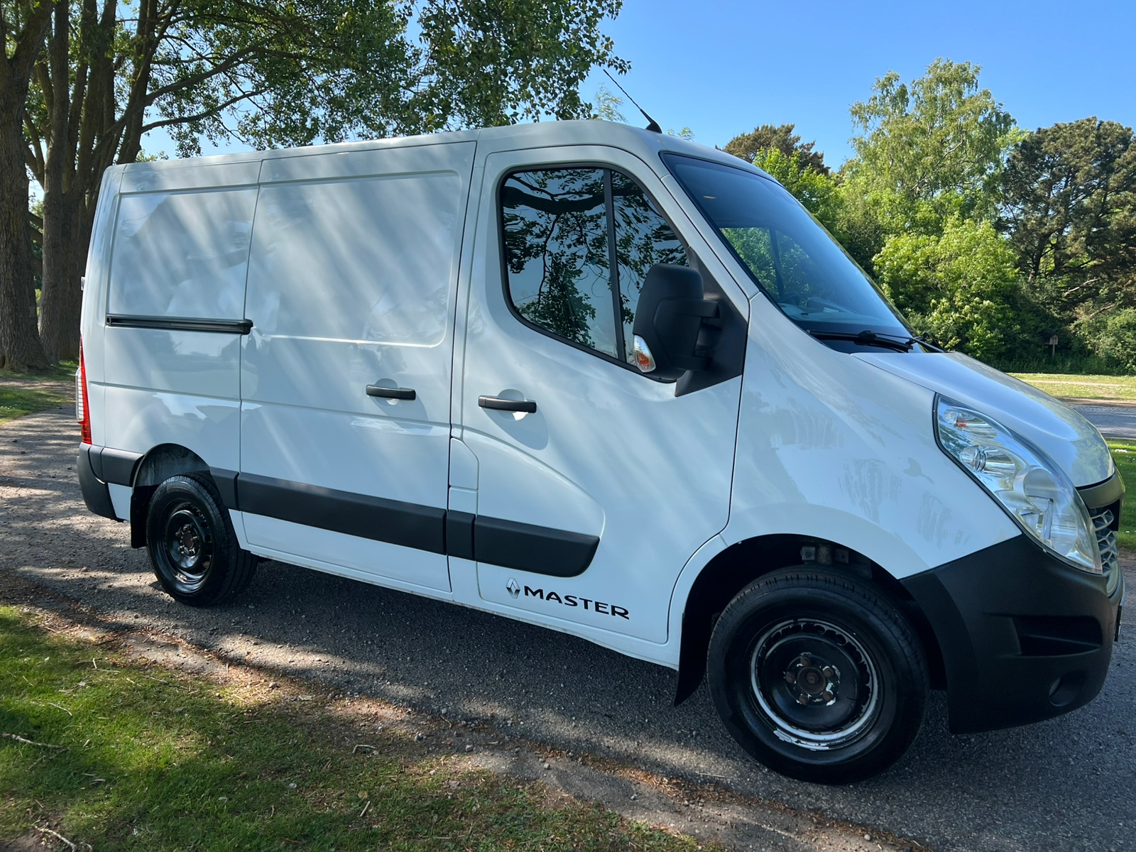 Renault Master 3.5 T 2.3 dCi Manuell 2017, kuva 2/4
