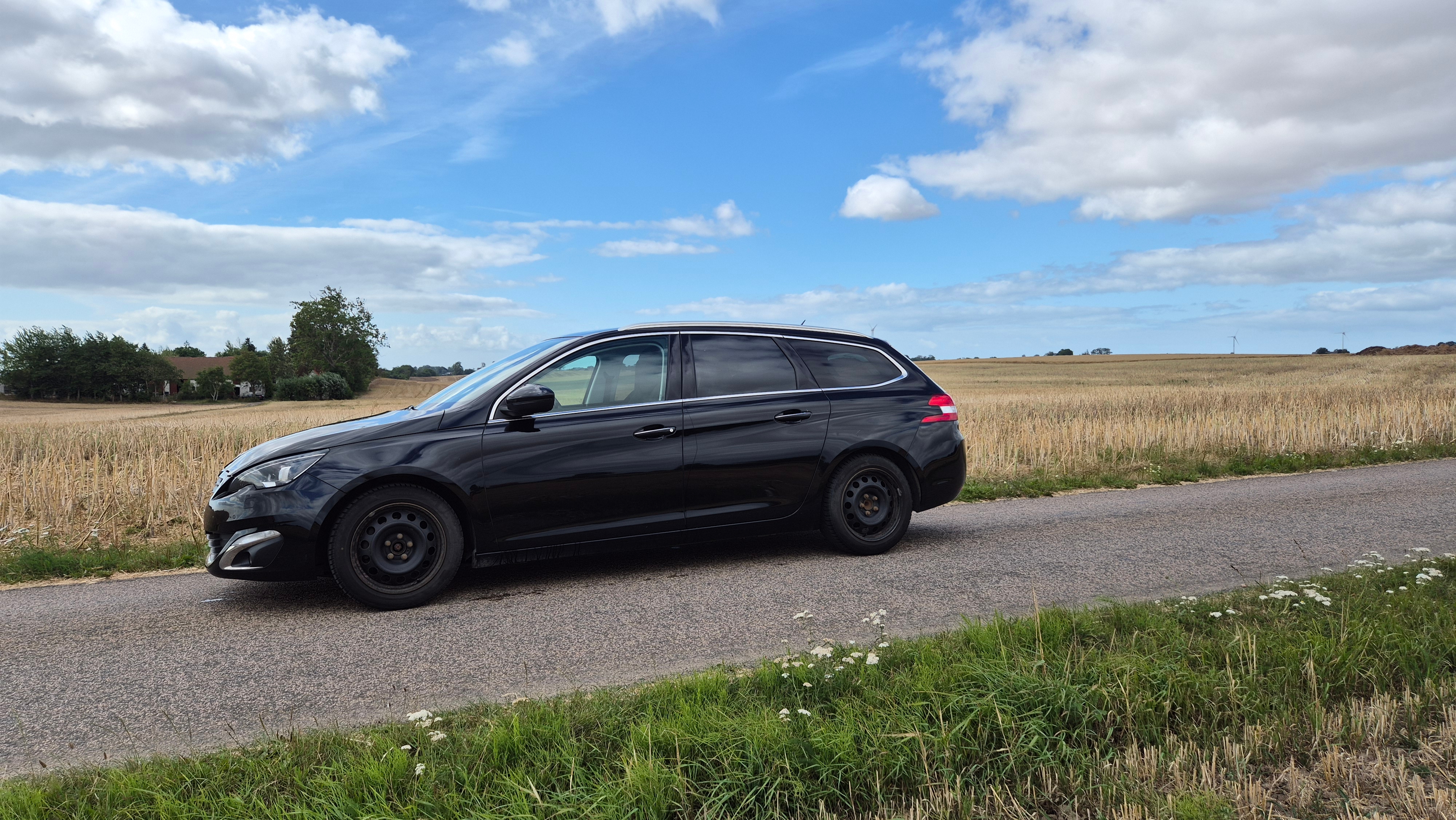 Peugeot 308 SW 1.2 PureTech 130 Manuell 2015, bild 2/9