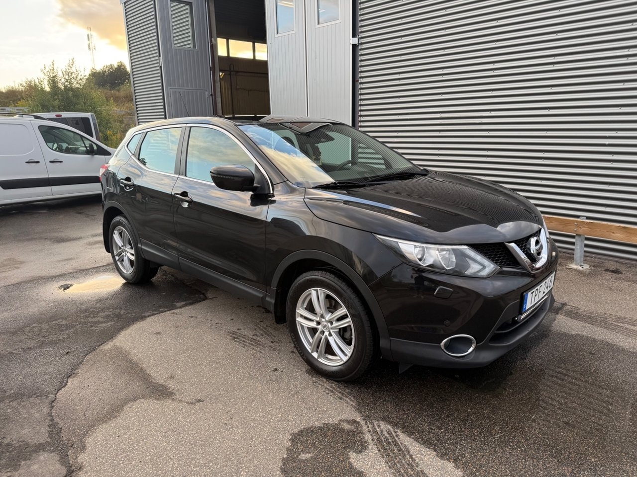 Nissan Qashqai 2017, bild 3/10