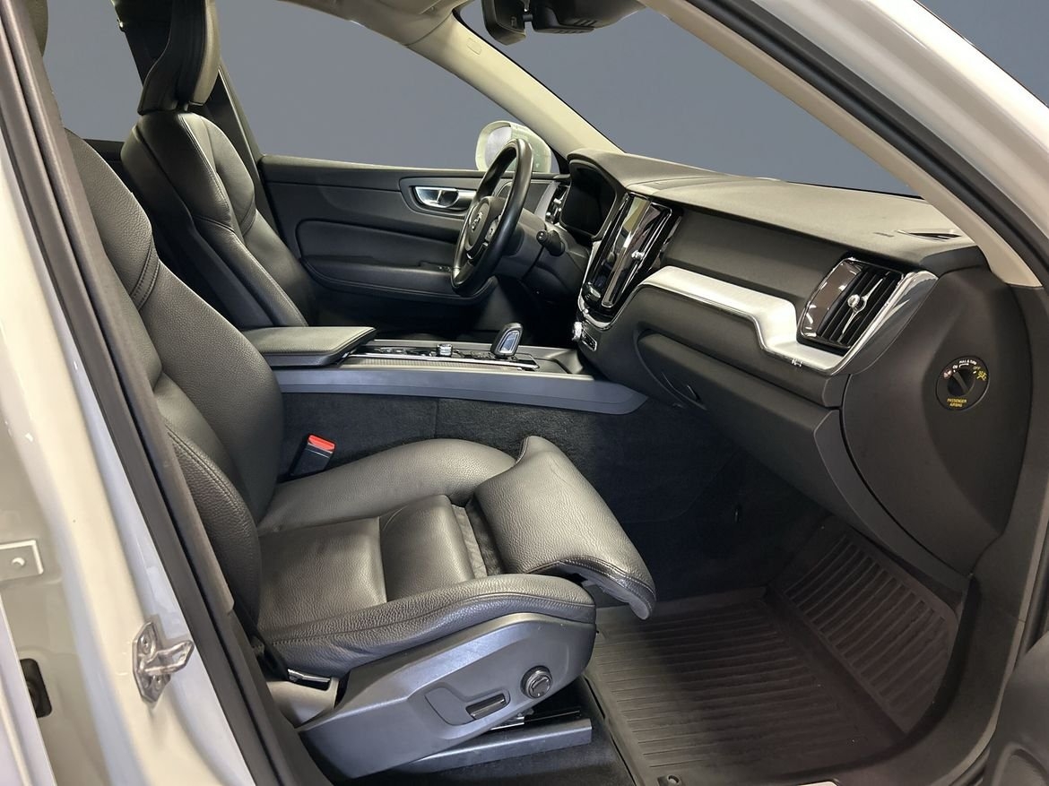 Volvo XC60 2021, bild 7/17