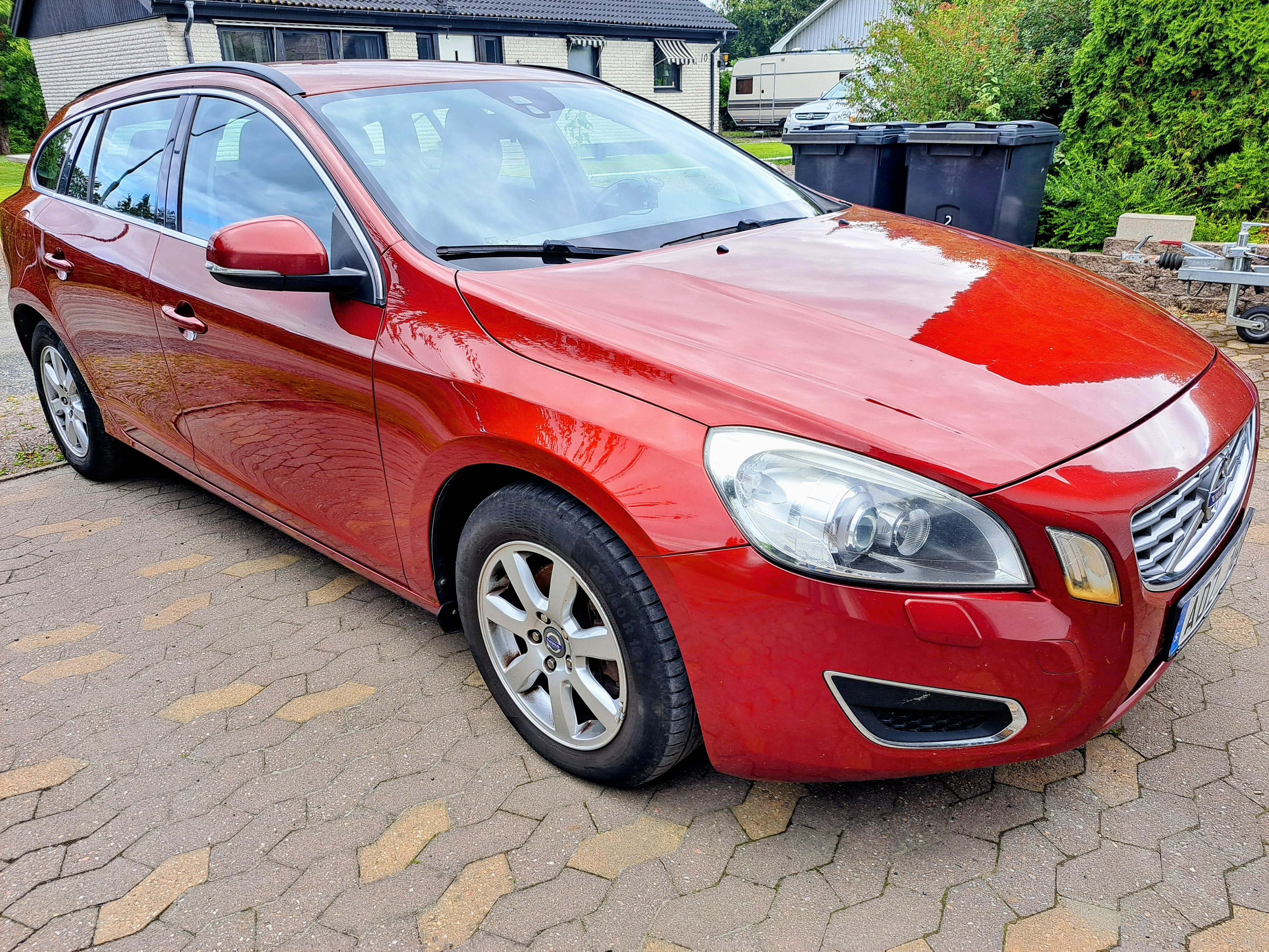 Volvo V60 D2 Momentum Manuell 2013, kuva 2/8