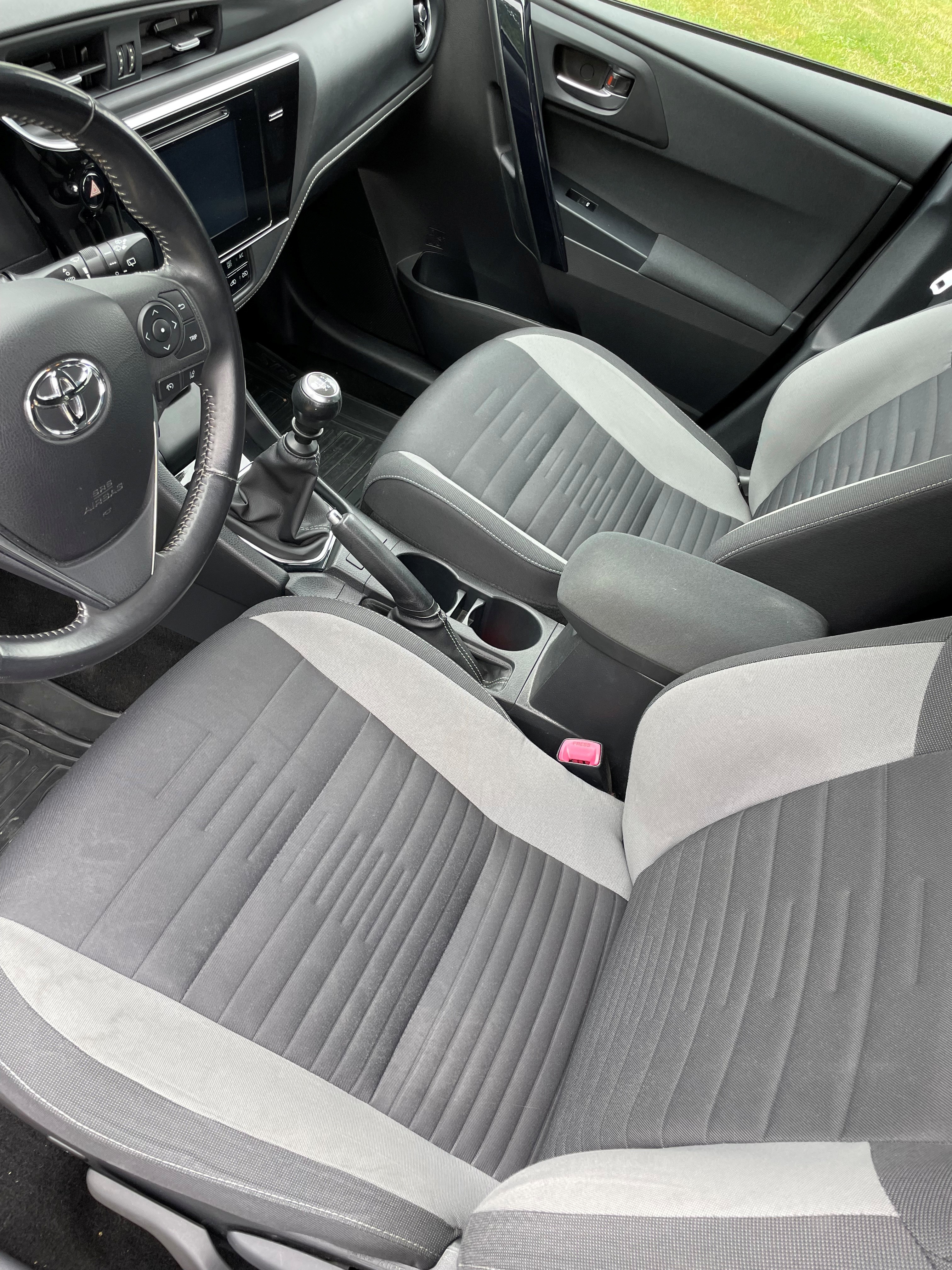 Toyota Auris 2016, bild 5/7