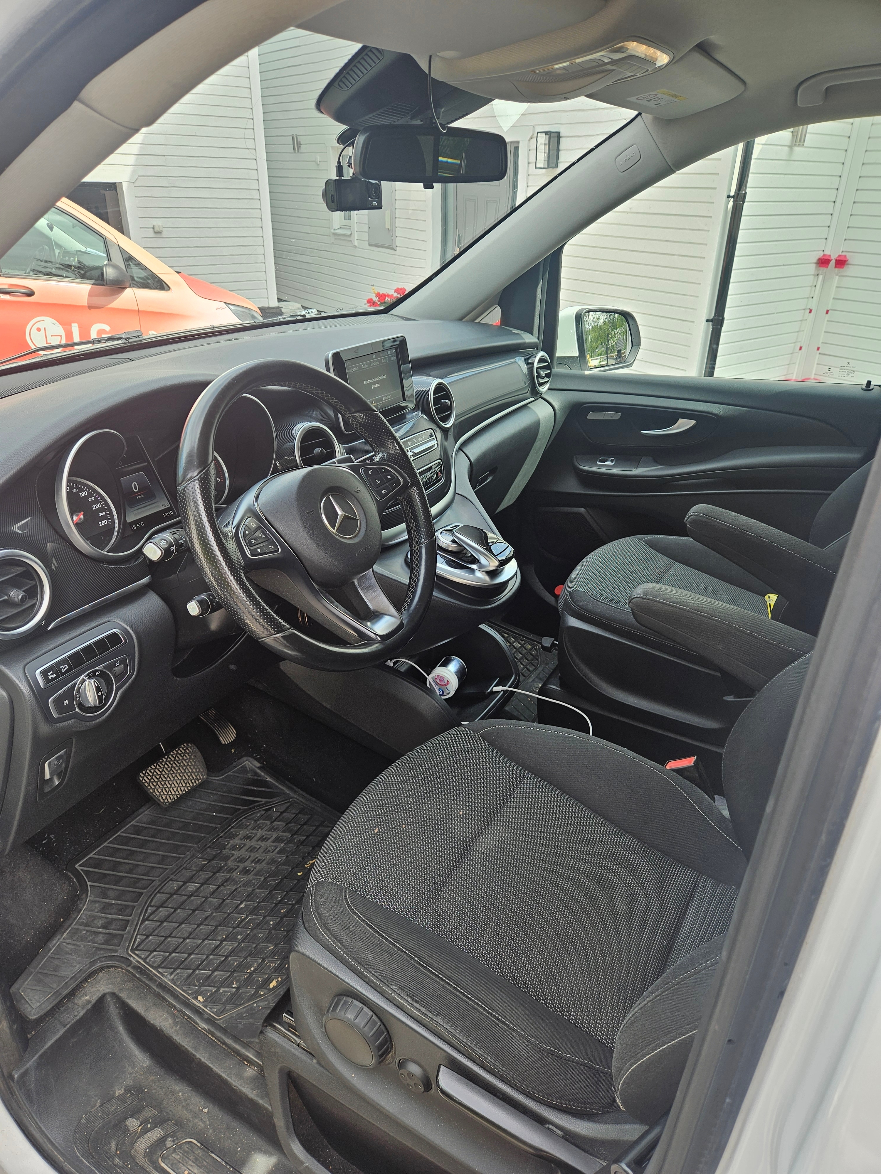 Mercedes-Benz V 2016, photo 8/8