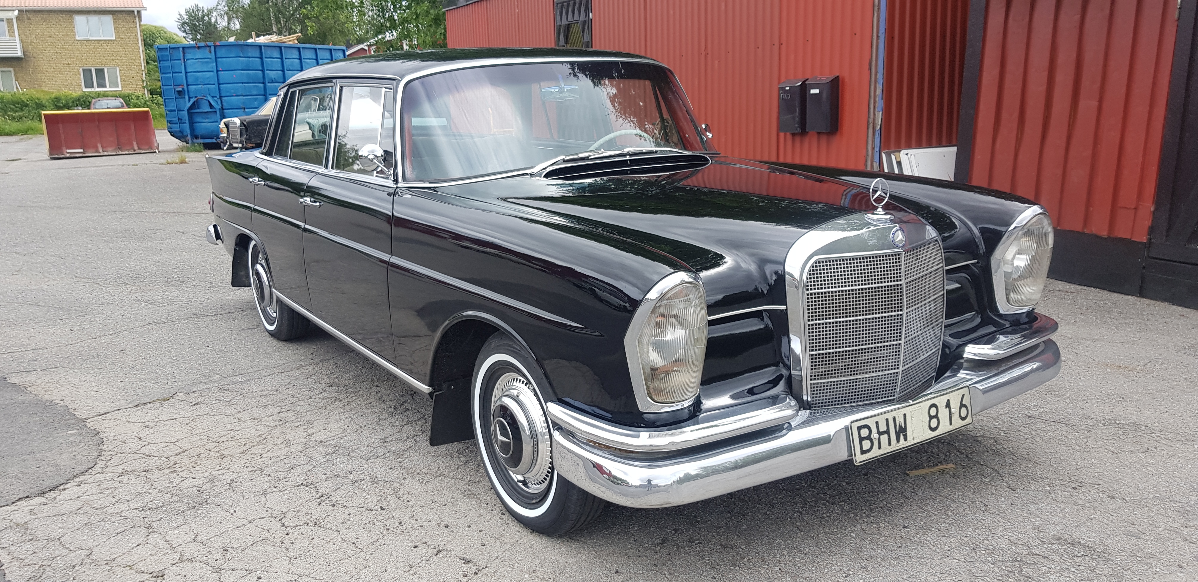 Mercedes-Benz 220